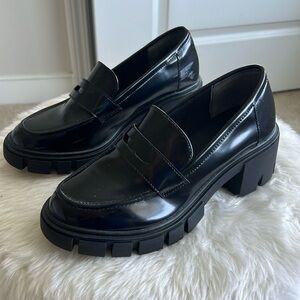 Crown Vintage Black Platform Heeled Loafers - 7